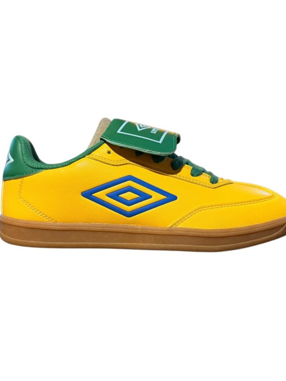 Umbro Indoor Soccer Shoe Size 9 Yellow Synthetic Leather